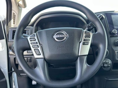 2024 Nissan TITAN Crew Cab SV 4x4