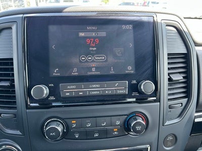 2024 Nissan TITAN Crew Cab SV 4x4