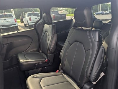 2027 Chrysler Pacifica PACIFICA SELECT
