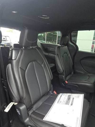 2027 Chrysler Pacifica PACIFICA SELECT