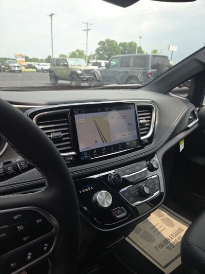 2027 Chrysler Pacifica PACIFICA SELECT