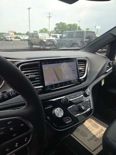 2027 Chrysler Pacifica PACIFICA SELECT
