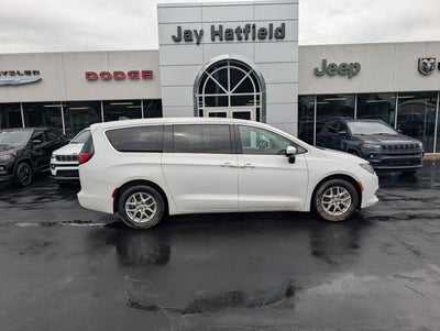 2022 Chrysler Voyager LX