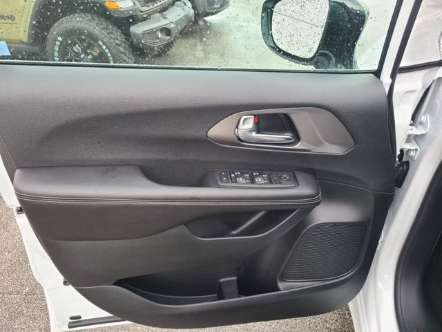 2026 Chrysler Voyager VOYAGER LX