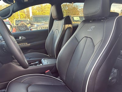 2027 Chrysler Pacifica PACIFICA LIMITED