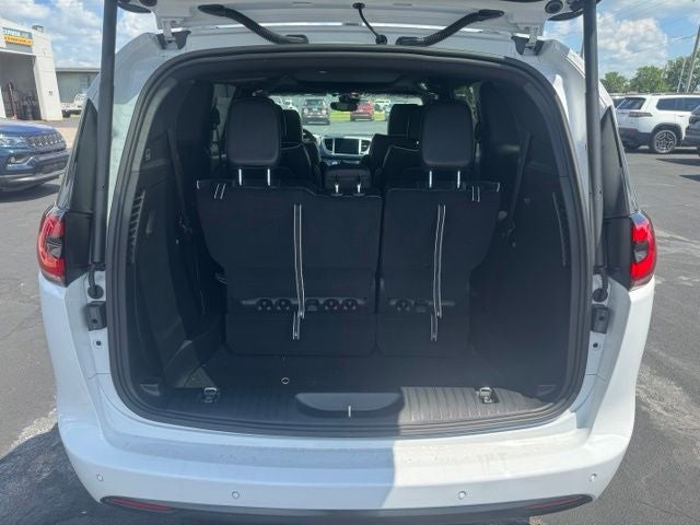 2027 Chrysler Pacifica PACIFICA LIMITED