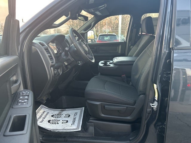 2026 RAM Ram 2500 RAM 2500 BLACK EXPRESS CREW CAB 4X4 6'4' BOX