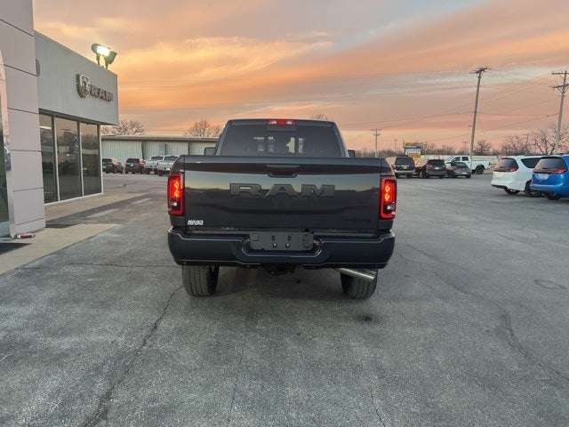 2026 RAM Ram 2500 RAM 2500 BLACK EXPRESS CREW CAB 4X4 6'4' BOX