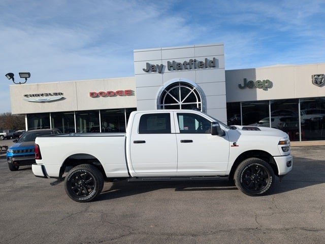 2026 RAM Ram 2500 RAM 2500 BLACK EXPRESS CREW CAB 4X4 6'4' BOX