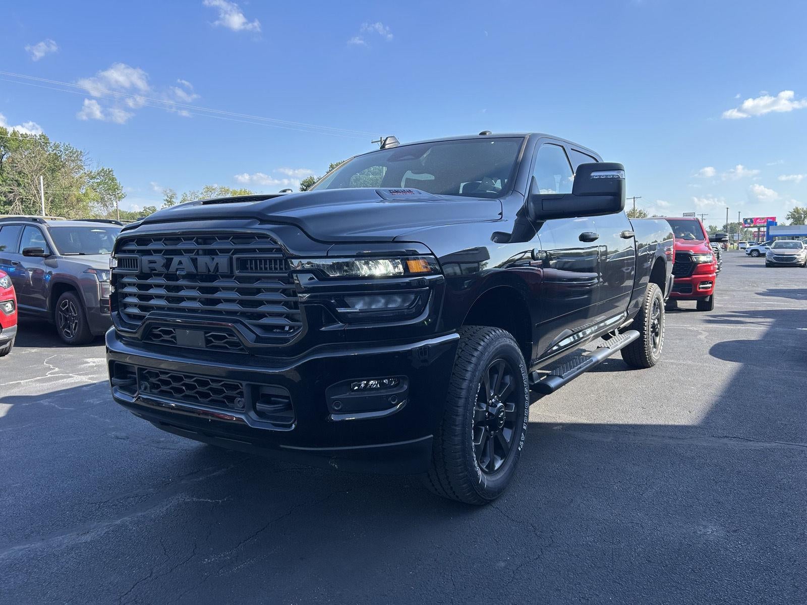 2026 RAM Ram 2500 RAM 2500 BLACK EXPRESS CREW CAB 4X4 6'4' BOX