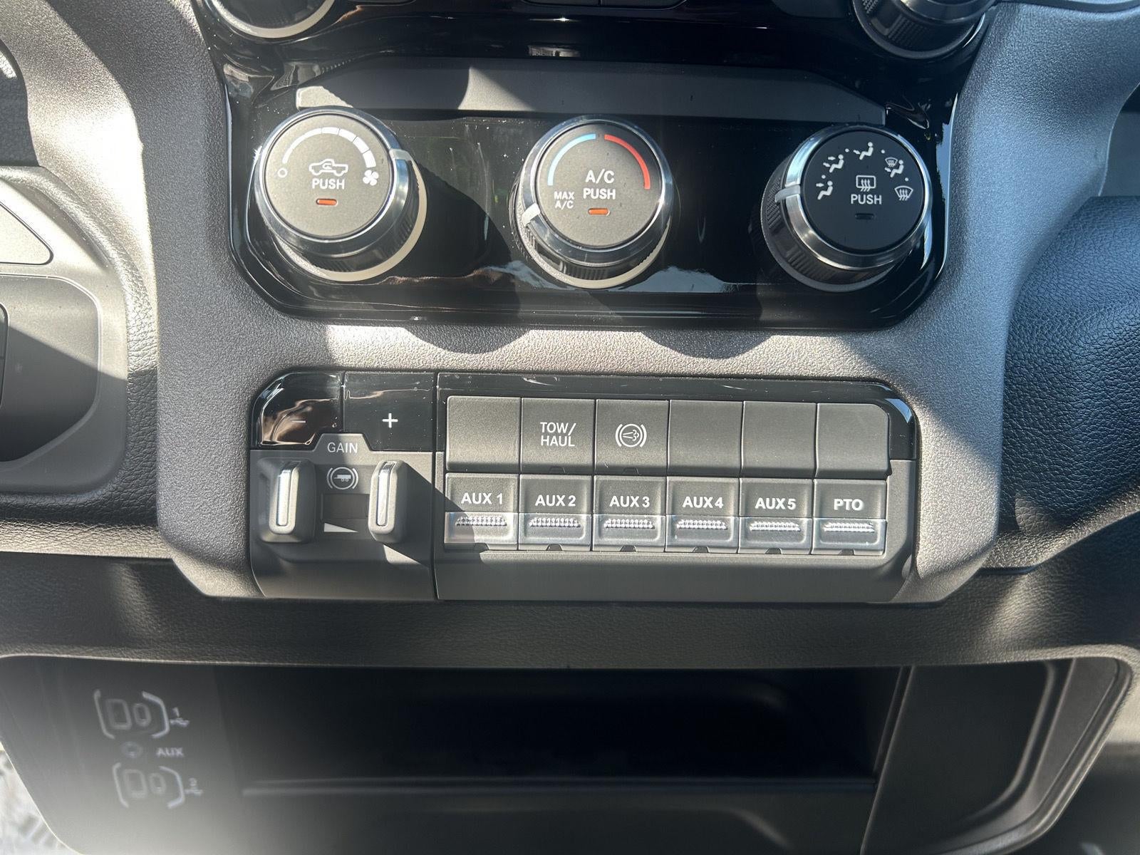 2027 RAM 3500 Chassis Cab Tradesman