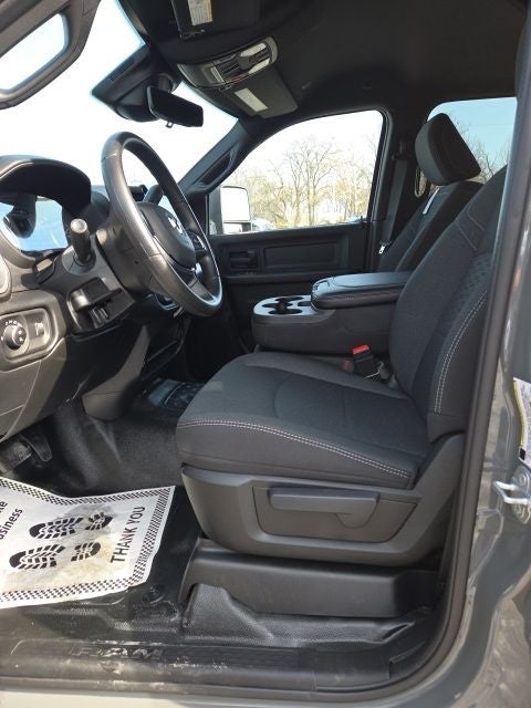 2026 RAM Ram 3500 Chassis Cab RAM 3500 TRADESMAN CREW CAB CHASSIS 4X4 60' CA