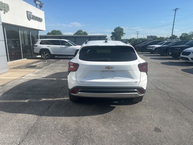 2025 Chevrolet Trax FWD LT
